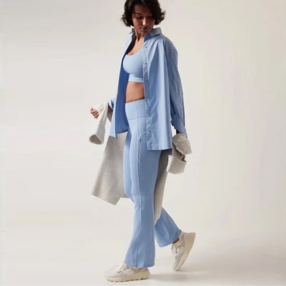 Athleta Oversized Performance Poplin Shirt in Heron Blue size XS - Picture 2 of 8
